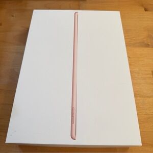 Apple iPad 8th Generation Wi-Fi 32GB Empty Box with Instructions Apple Decal